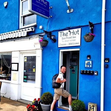 The Hut Wales - A Sea Front Inn Holyhead Bagian luar foto